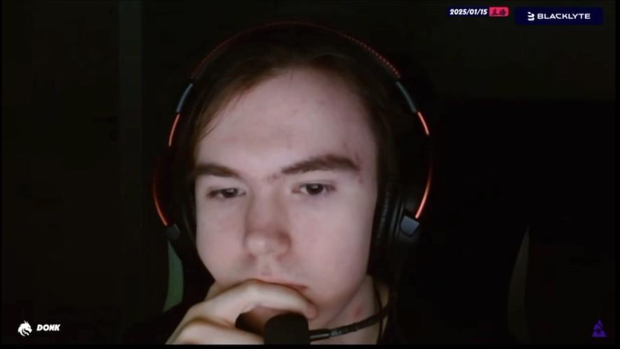 starry 处于低迷状态。新成员 CALLM3SU3 尽力做出 LVG 决策。他的射击技巧全乱了，输掉了第一场比赛。